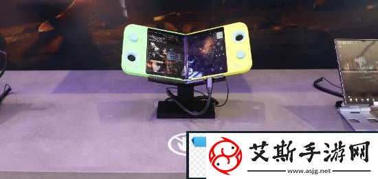 都能折疊！三星展示概念折疊屏手持游戲掌機